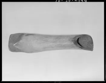 Beck photographie Ecorçoir en os. Provenant de Vendée France 1970 Ph.1970.20.2944 Photo