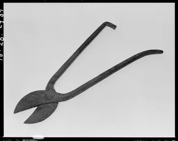 Beck photographie Cisaille à métal. Provenant du Loir-et-Cher France 1970 Ph.1970.20.2981 Photo