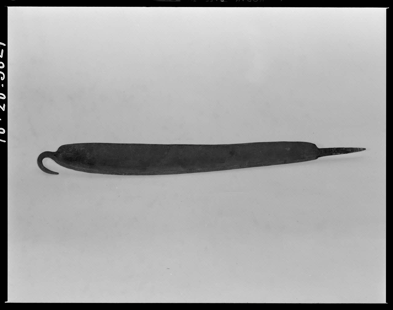 Beck photographie Fer de paroir de sabotier en fer sans manche. Provenant du Cher France 1970 Ph.1970.20.3024 Photo