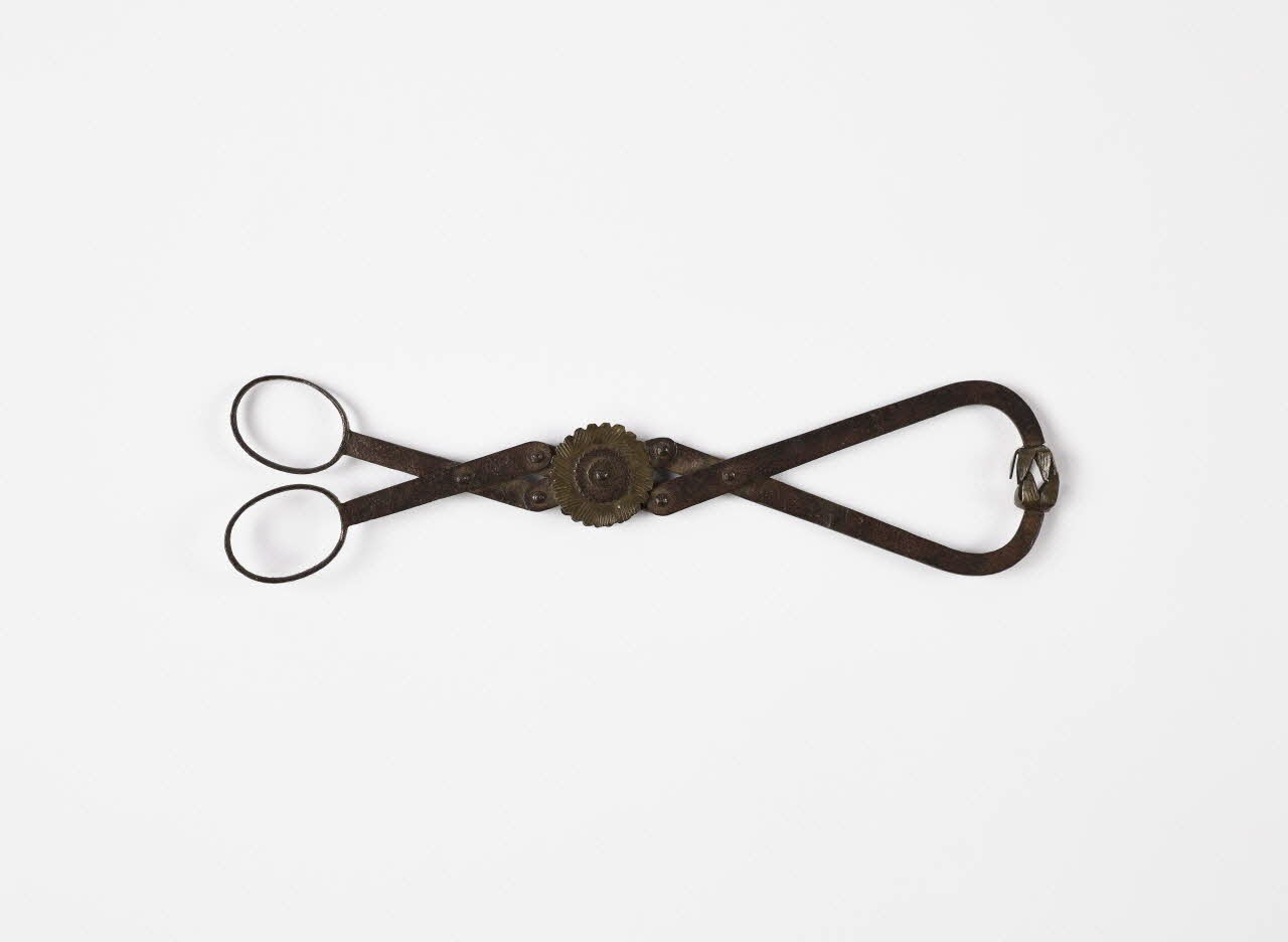 pince à sucre 2000.68.1107 Photo Mucem / Marianne Kuhn