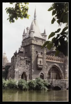 photographie Musée d'agriculture de Budapest. Construit d'après les plans d'Ignac Alparis (1902-1907) Ph.1984.70.13 Photo