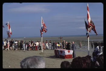 Jean Cuisenier photographie MNATP. Enquête conduite par Jean Cuisenier en Normandie pour la fête commémorative du débarquement du 6 Juin 1944 (1984) Basse-Normandie, France 1984 Ph.1984.74.83 Photo