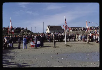 Jean Cuisenier photographie MNATP. Enquête conduite par Jean Cuisenier en Normandie pour la fête commémorative du débarquement du 6 Juin 1944 (1984) Basse-Normandie, France 1984 Ph.1984.74.84 Photo