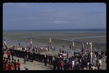 Jean Cuisenier photographie MNATP. Enquête conduite par Jean Cuisenier en Normandie pour la fête commémorative du débarquement du 6 Juin 1944 (1984) Basse-Normandie, France 1984 Ph.1984.74.85 Photo