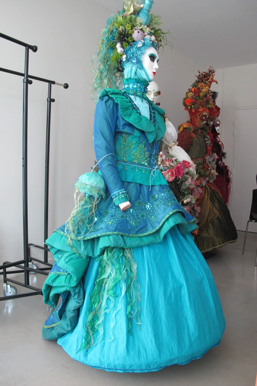 Annie Vidal costume de carnaval La Mer Provence-Alpes-Côte d'Azur, France 2003 2015.18.1.1-12 Photo Mucem