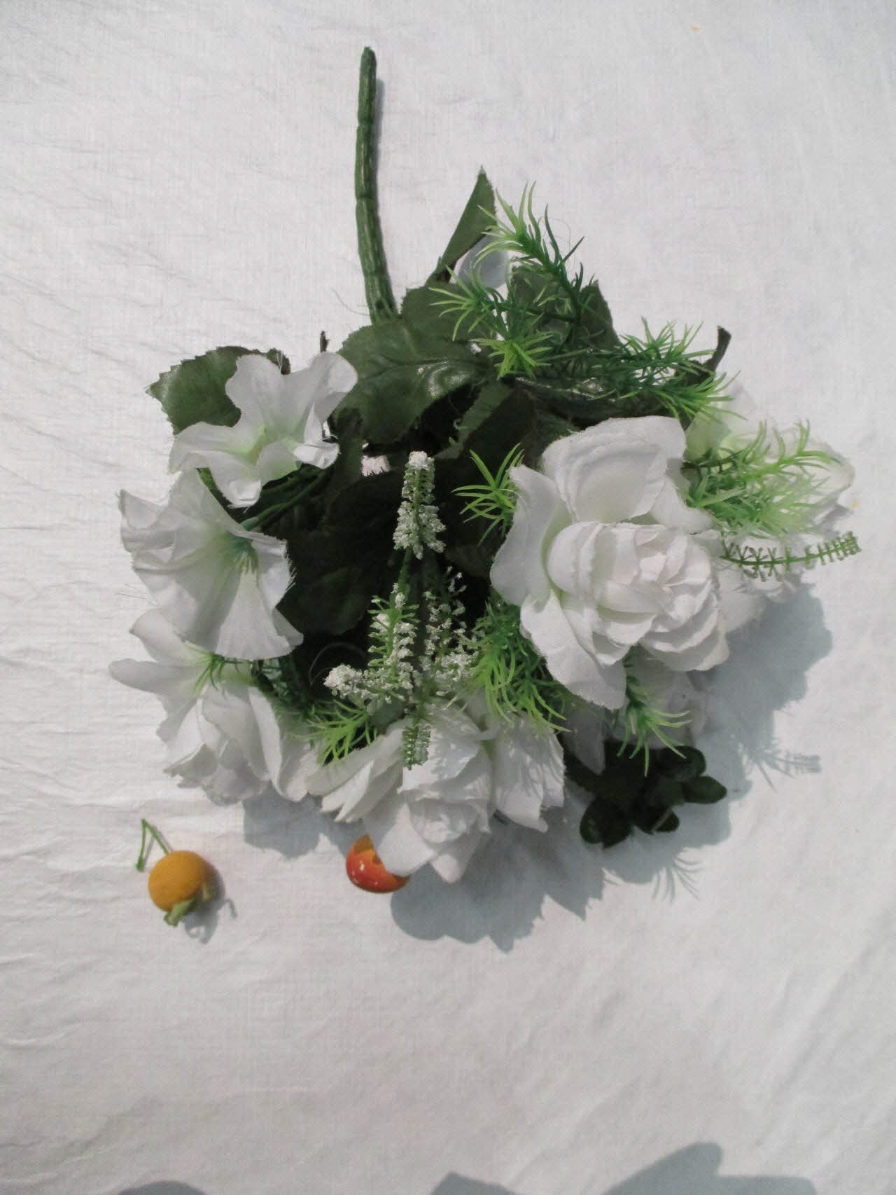 bouquet de fleurs The sisters of perpetuel indugence INC Provence-Alpes-Côte d'Azur, France 1994 2015.4.1.22 Photo