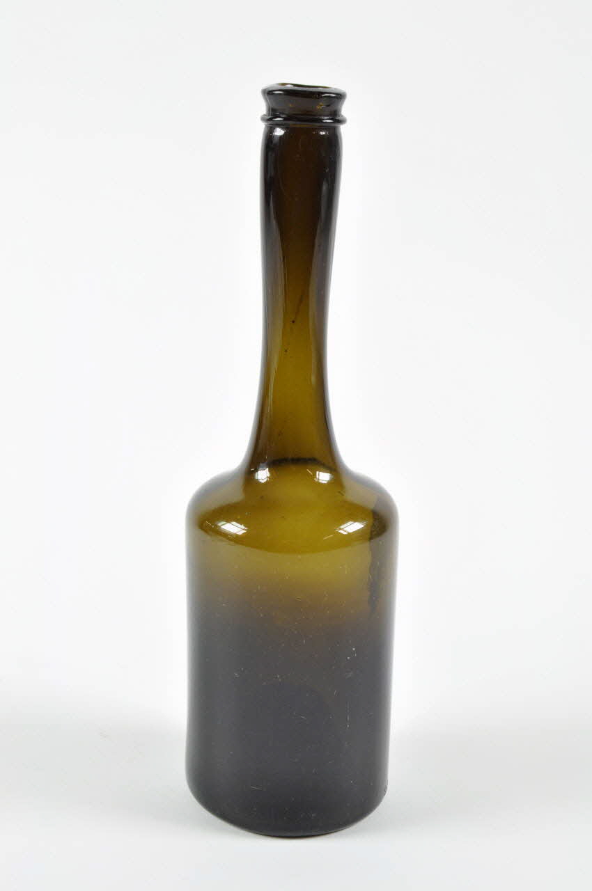 bouteille (objet domestique) 1950.23.13 Photo Mucem