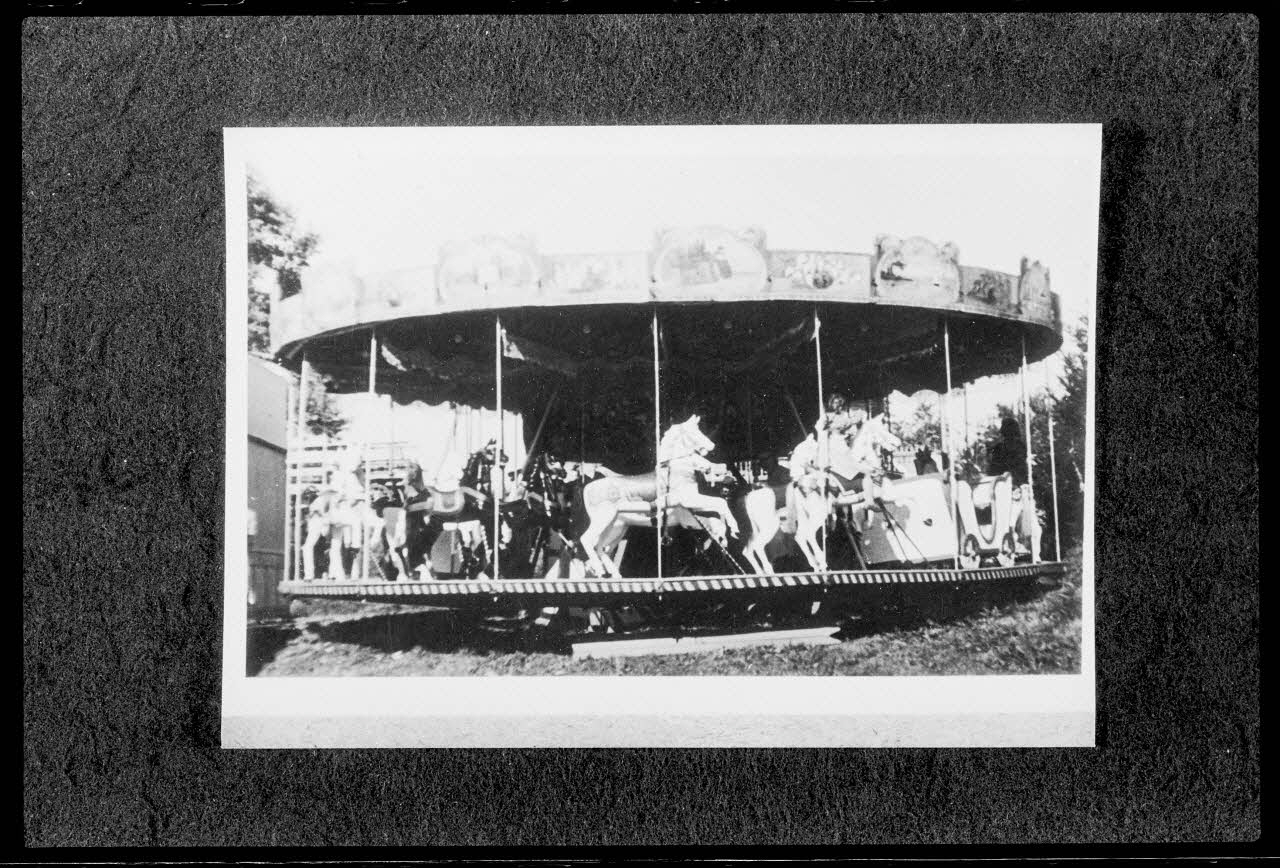 photographie Carrousel de chevaux Ph.1987.45.12 Photo
