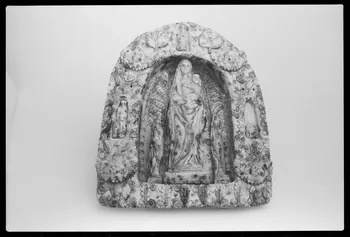 photographie MNATP. Exposition. Arts et traditions populaires : nouvelles acquisition : quérir, choisir (17 novembre 1987 - 28 mars 1988) Ph.1988.1.100  Photo