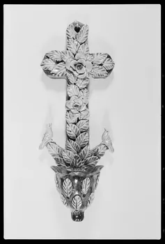 photographie MNATP. Exposition. Arts et traditions populaires : nouvelles acquisition : quérir, choisir (17 novembre 1987-28 mars 1988) Ph.1988.1.106 Photo