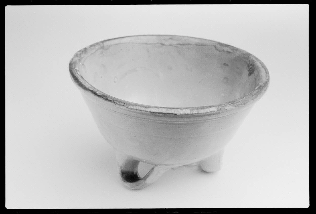 photographie MNATP. Exposition. Arts et traditions populaires : nouvelles acquisition : quérir, choisir (17 novembre 1987-28 mars 1988) Ph.1988.1.125 Photo