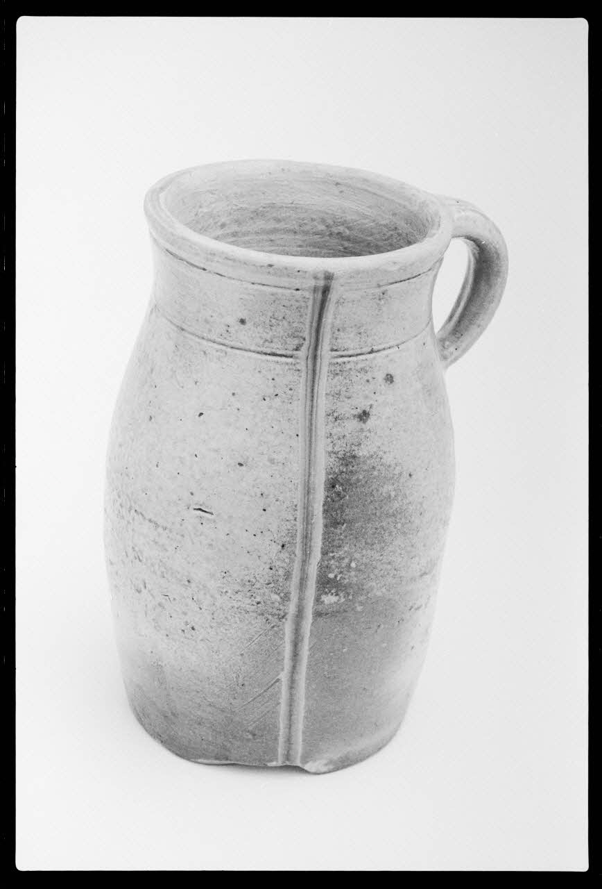 photographie MNATP. Exposition. Arts et traditions populaires : nouvelles acquisition : quérir, choisir (17 novembre 1987 - 28 mars 1988) Ph.1988.1.140 Photo