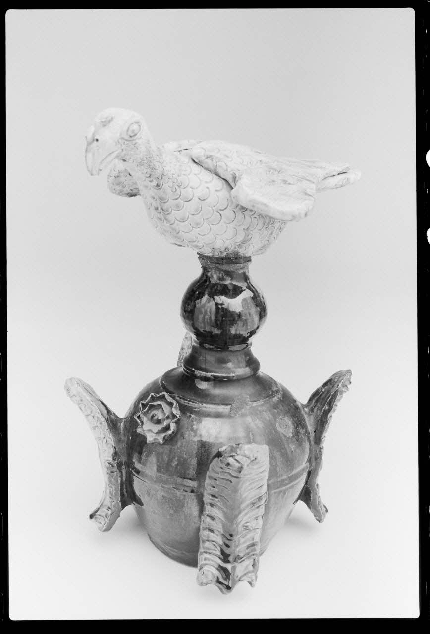 photographie MNATP. Exposition. Arts et traditions populaires : nouvelles acquisition : quérir, choisir (17 novembre 1987 - 28 mars 1988) Ph.1988.1.142 Photo