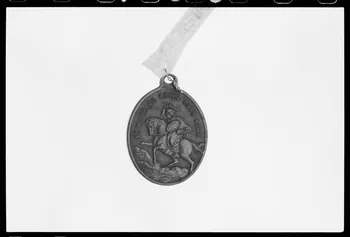 photographie Médaille et scapulaire. Saint Maurice Ph.1988.1.321 Photo