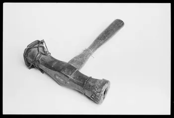 photographie Outillage spécialisé pour le métal : marteau à planer Ph.1988.1.36 Photo