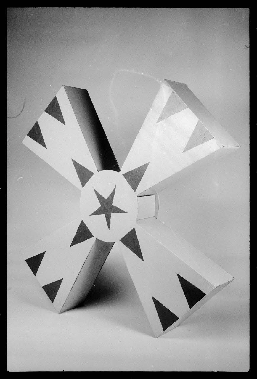 photographie Accessoire de cirque : croix de jonglage Ph.1988.1.514 Photo