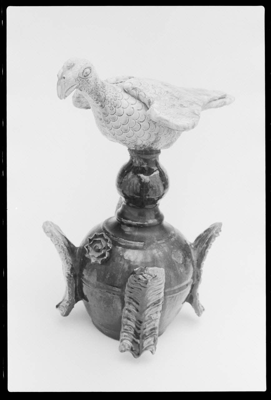 photographie MNATP. Exposition. Arts et traditions populaires : nouvelles acquisition : quérir, choisir (17 novembre 1987 - 28 mars 1988) Ph.1988.1.77 Photo