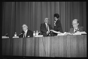 André Pelle photographie "Anthropologie sociale et ethnologie de la France". Congrès de sociologie au MNATP du 19 au 21 novembre 1987 Ile-de-France, France 1987 Ph.1988.17.38  Photo