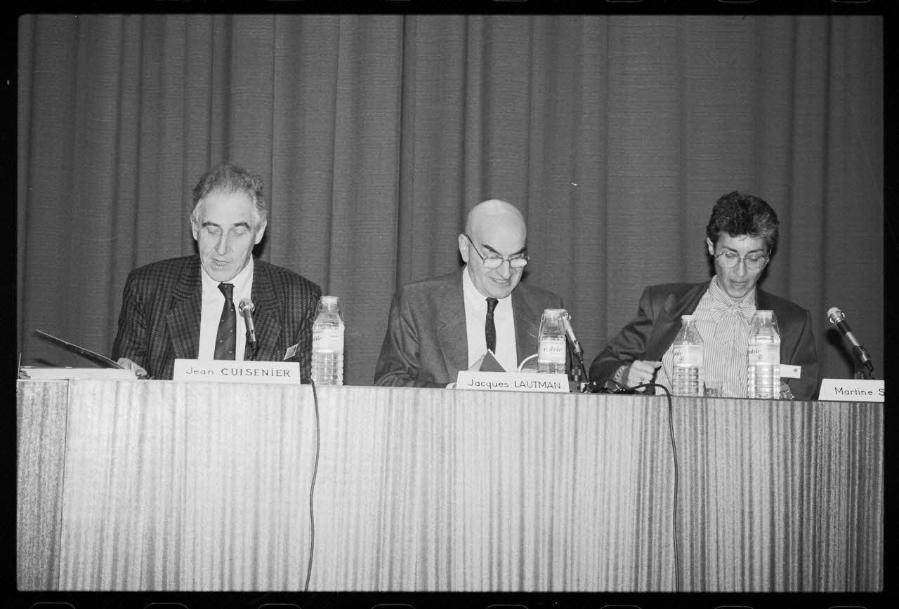André Pelle photographie "Anthropologie sociale et ethnologie de la France". Congrès de sociologie au MNATP du 19 au 21 novembre 1987 Ile-de-France, France 1987 Ph.1988.17.39 Photo