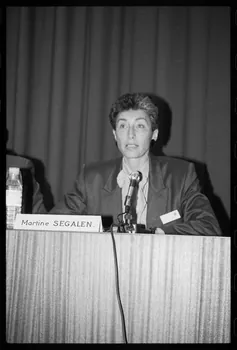 André Pelle photographie "Anthropologie sociale et ethnologie de la France". Congrès de sociologie au MNATP du 19 au 21 novembre 1987 Ile-de-France, France 1987 Ph.1988.17.42  Photo