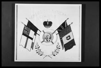photographie "Mémoire de guerre". Souvenir de soldat daté de 1918. Soie brodée, fond rose Ph.1988.2.214 Photo