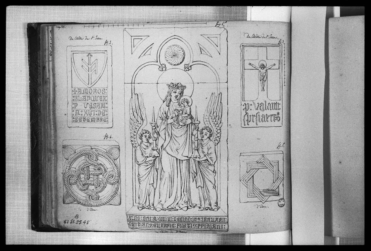 photographie "Détail d'architecture" Dessin à la plume de 1833, extrait de l'"Album de voyages de S. Leveillé", représentant une adjonction et décor ainsi qu'un bas-relief Ph.1988.2.281 Photo