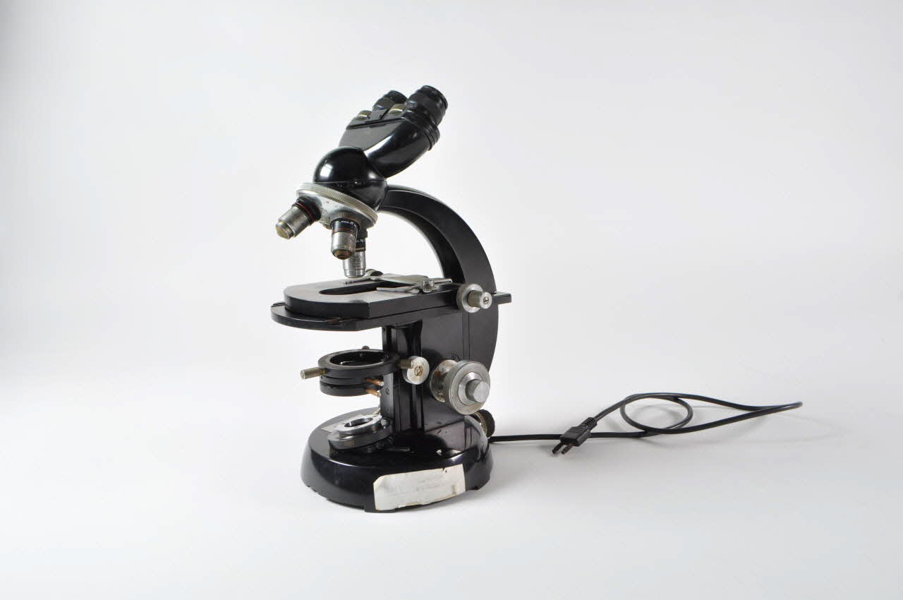 MICROSCOPE 2000.64.78.1.1-5 Photo Mucem