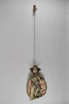 marionnette à tringle et à fils La fée-chatte Miracronobis Picardie, France 1913 1948.6.33 Photo Mucem