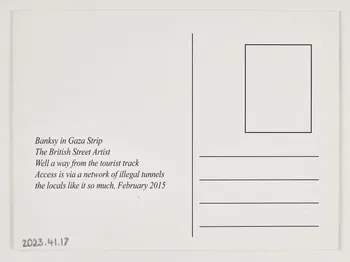 carte postale Manège de Banksy 2023.41.17 Photo Mucem / Marianne Kuhn