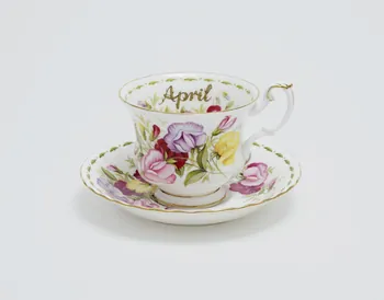 Royal Albert tasse April Royaume-Uni 1970 2023.46.1.4.1-2 Photo Mucem / Marianne Kuhn