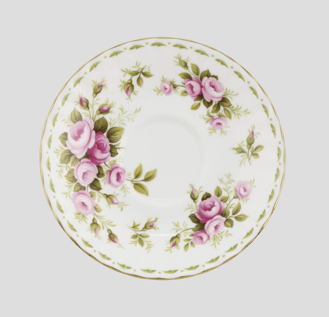 Royal Albert tasse June Royaume-Uni 1970 2023.46.1.6.1-2 Photo Mucem / Marianne Kuhn