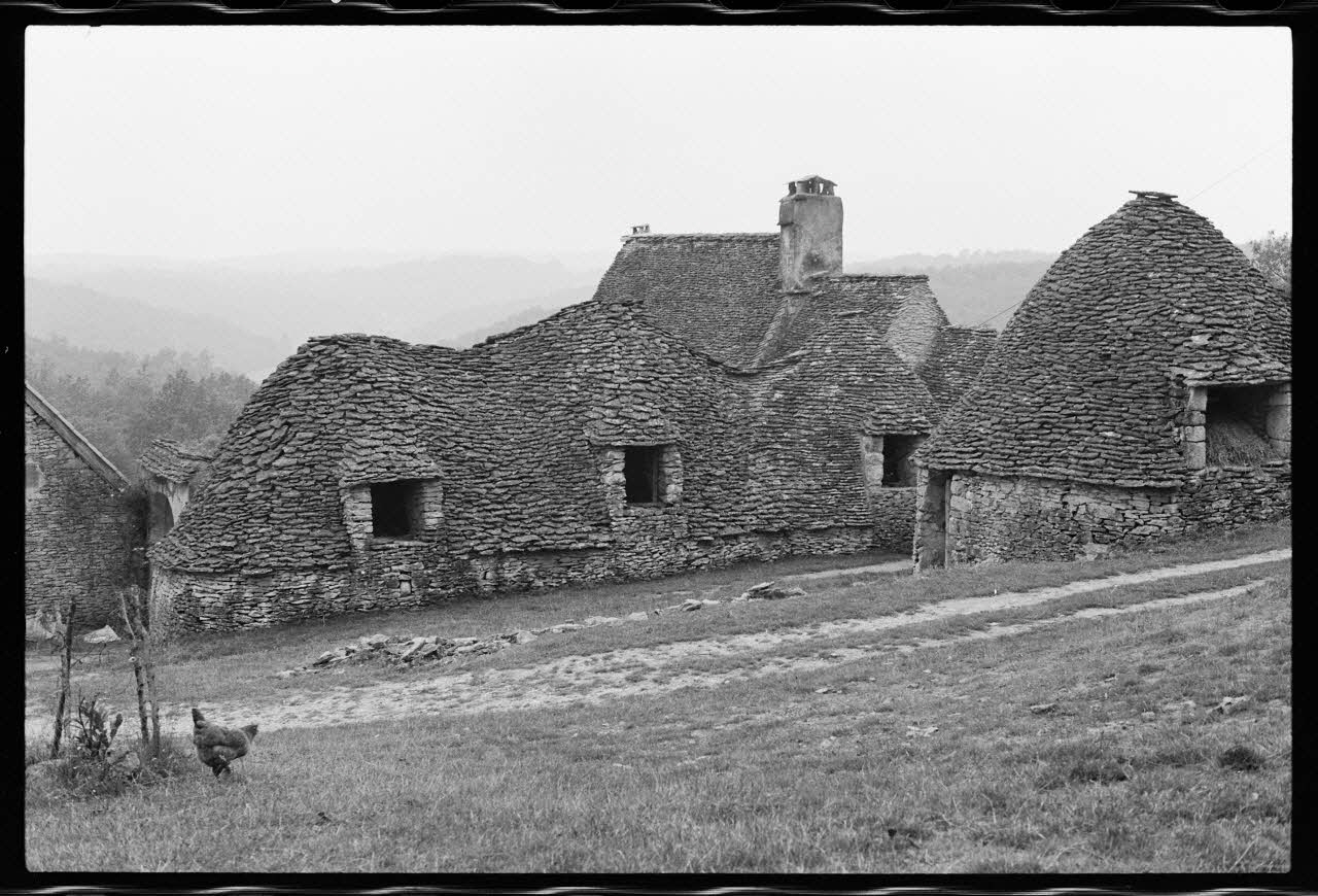 photographie Bories. Mur de fondation en pierre Ph.1977.101.8 Photo