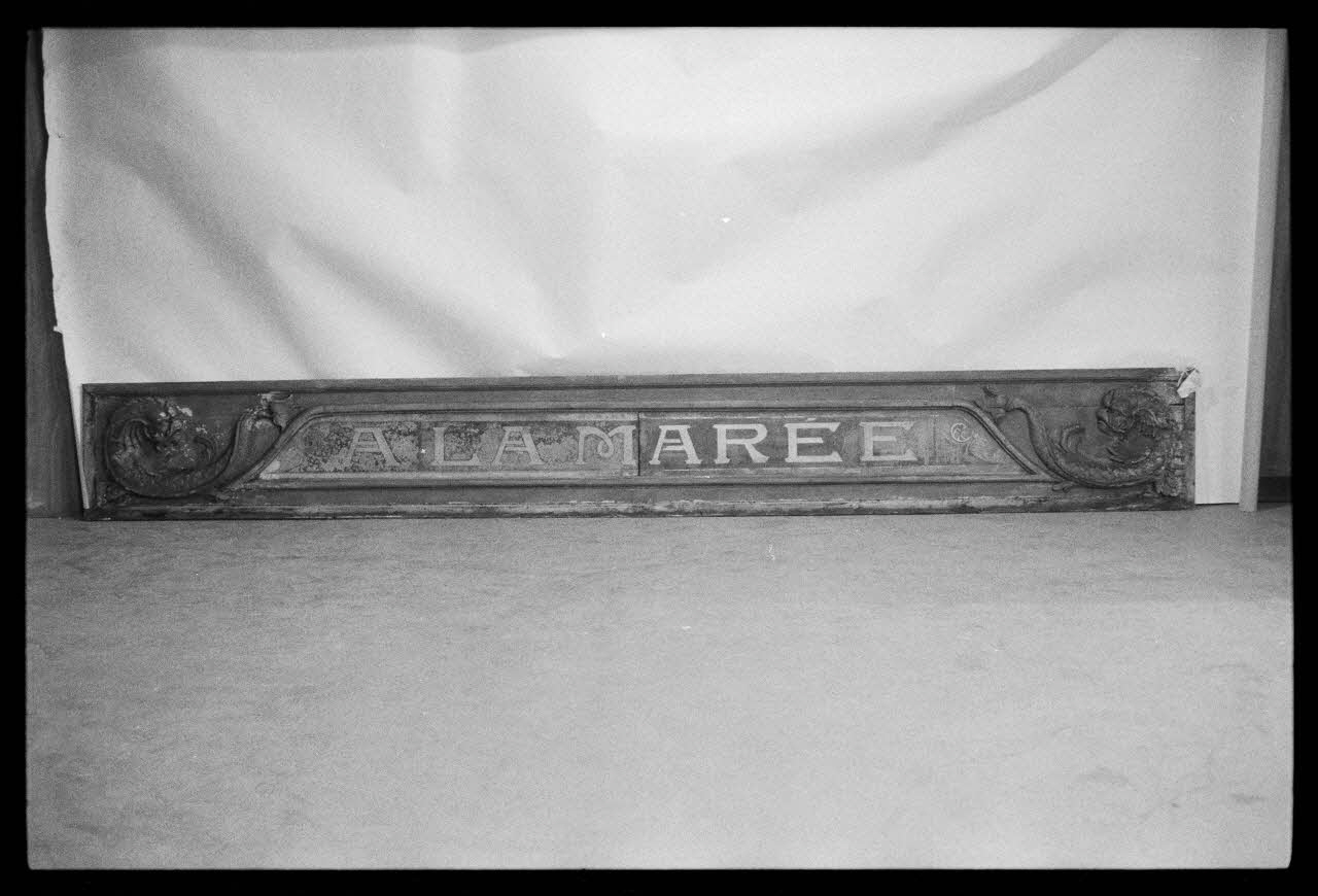 Josiane Bézinian photographie MNATP. Exposition. Paris : boutiques d'hier (16 mai 1977 - 17 octobre 1977) Ile-de-France, France 1973 Ph.1977.90.3 Photo