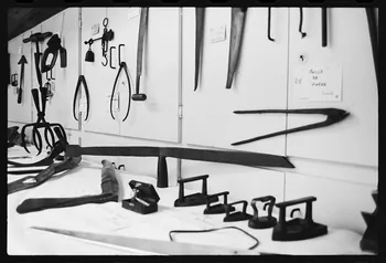 Schwartz photographie Exposition scolaire du MNATP. L'instrument à travers les âges Ile-de-France, France 1977/7/1 Ph.1977.94.19  Photo