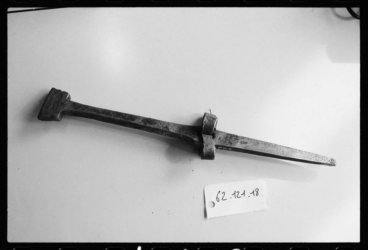 Alain Guey photographie Enclume à faux Ile-de-France, France 1978 Ph.1978.1.158 Photo