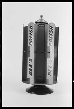 photographie Mobilier professionnel d'un cireur Ph.1978.1.475 Photo