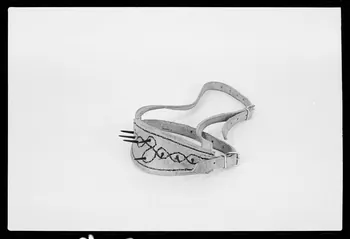photographie Collier à pointes ou museau de sevrage pour veau Ph.1978.1.93 Photo