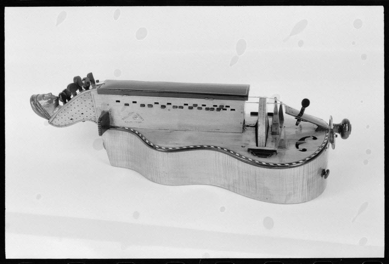 photographie Vielle à roue Ph.1974.72.14 Photo