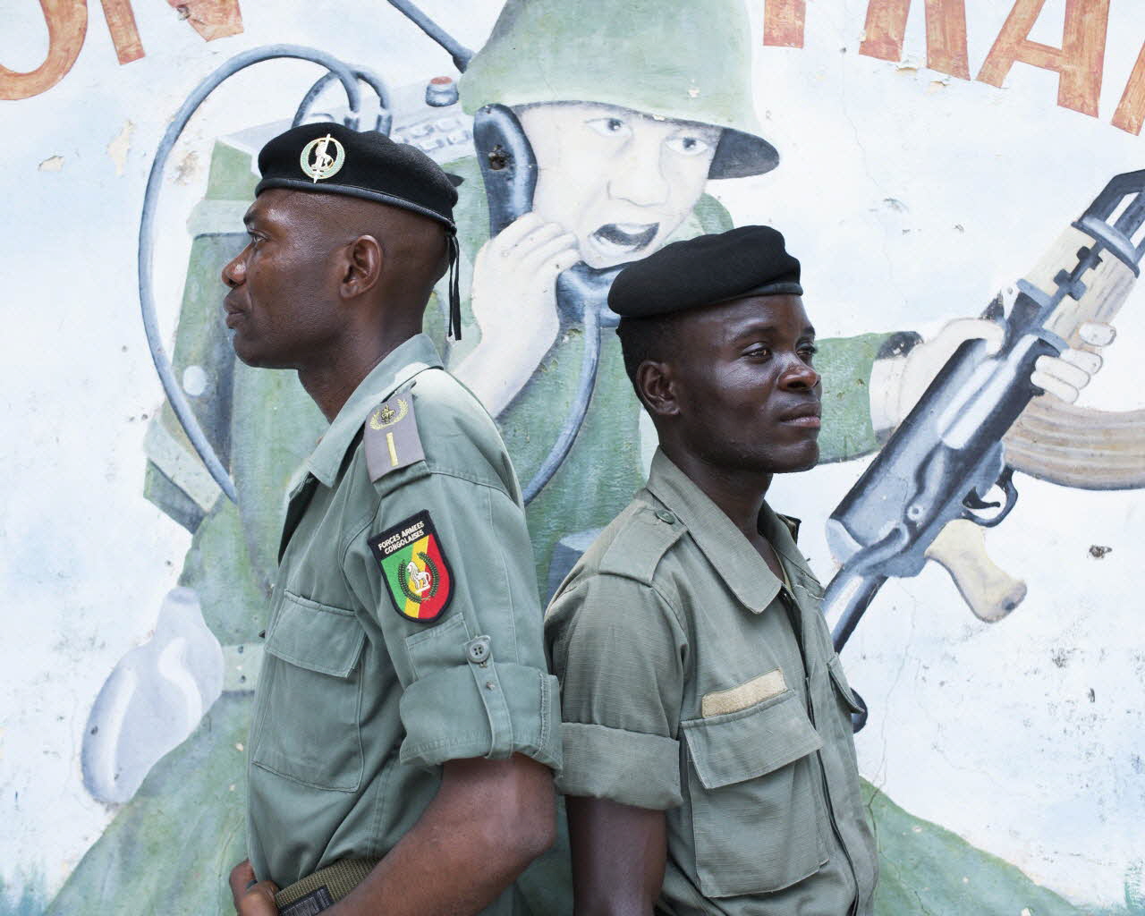 Régis Samba-Kounzi photographie Militaires responsables de l'association de soutien aux groupes vulnérables Brazzaville, Congo 2018 2023.16.9 Photo Régis Samba-Kounzi