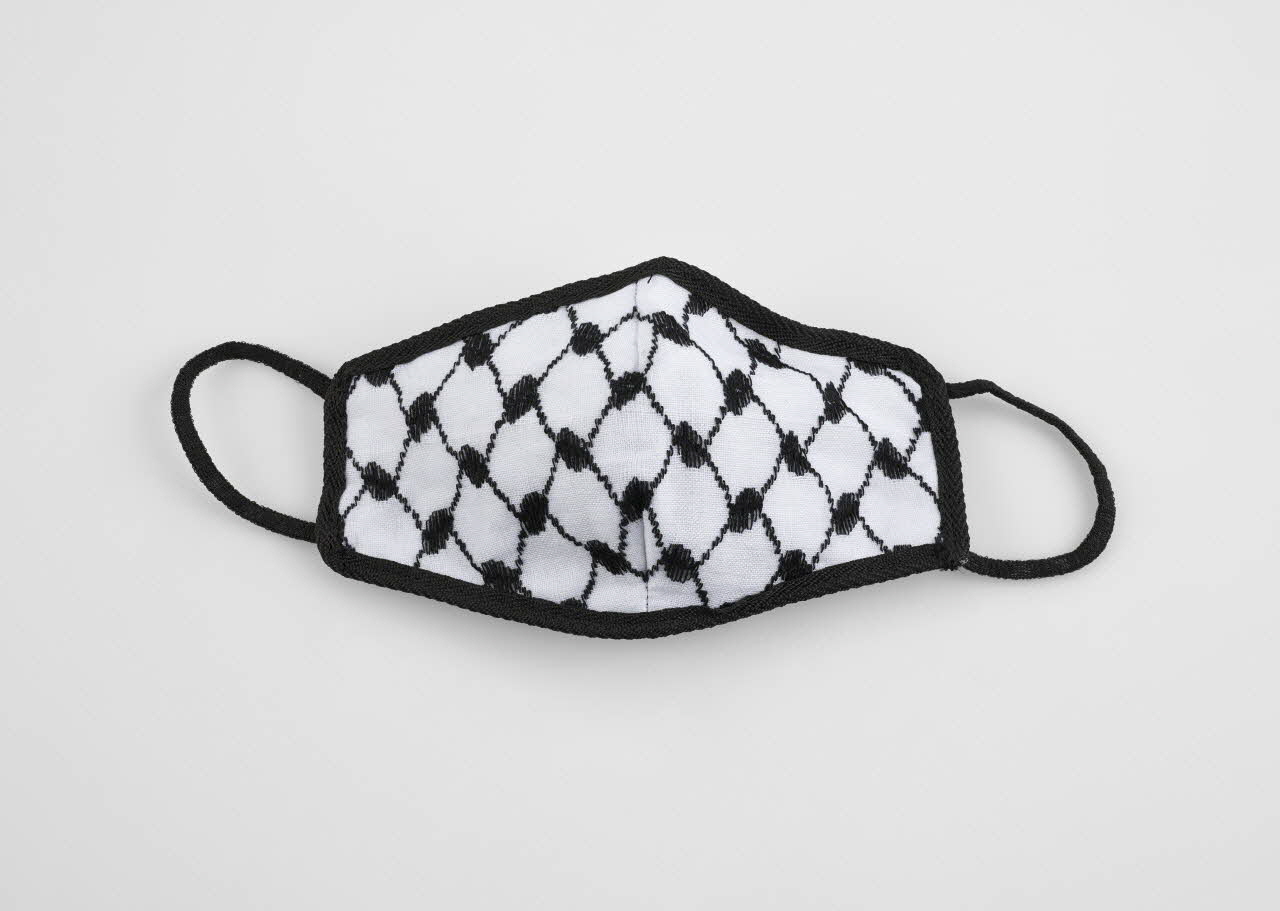 masque Masque anti-covid à motif de keffieh Palestine 2019-2022 2023.38.4 Photo Mucem / Marianne Kuhn