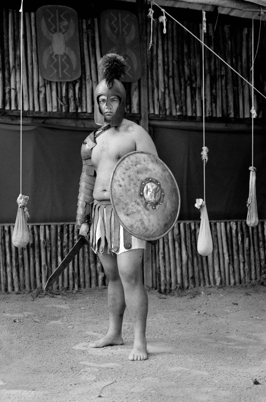 Nihad Nino Pušija tirage photographique Gladiators Latium, Italie 2012 2023.49.3.1-3 Photo Nihad Nino Pušija