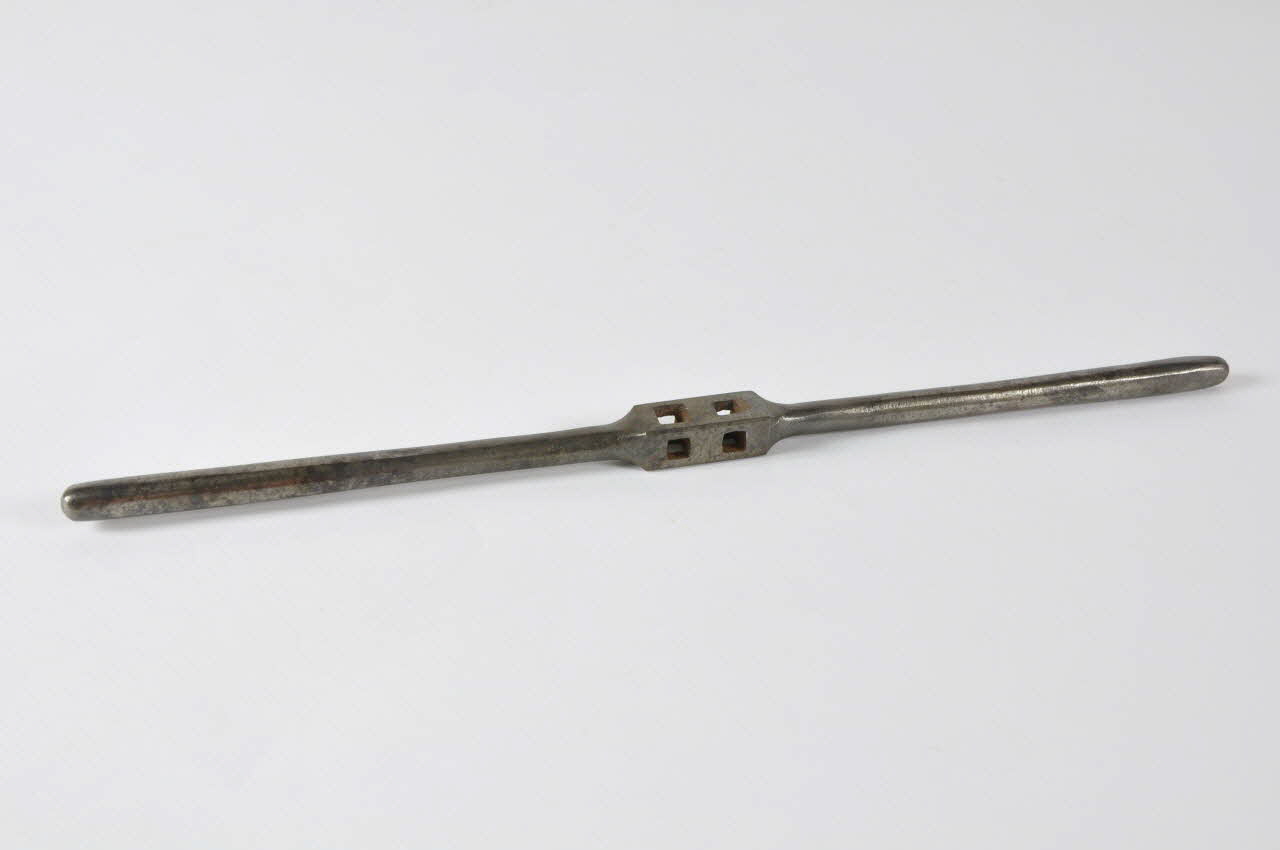 POIGNEE 2000.68.460 Photo Mucem