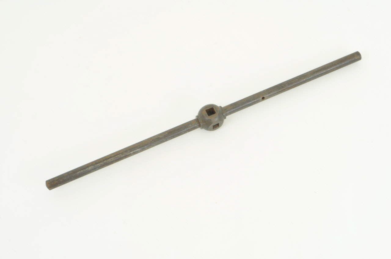 POIGNEE 2000.68.461.1 Photo Mucem