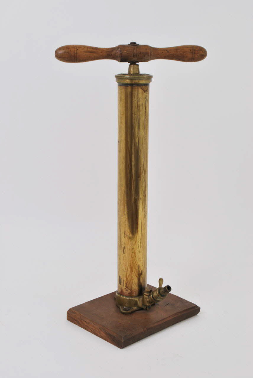 pompe 2000.68.629.1-3 Photo Mucem