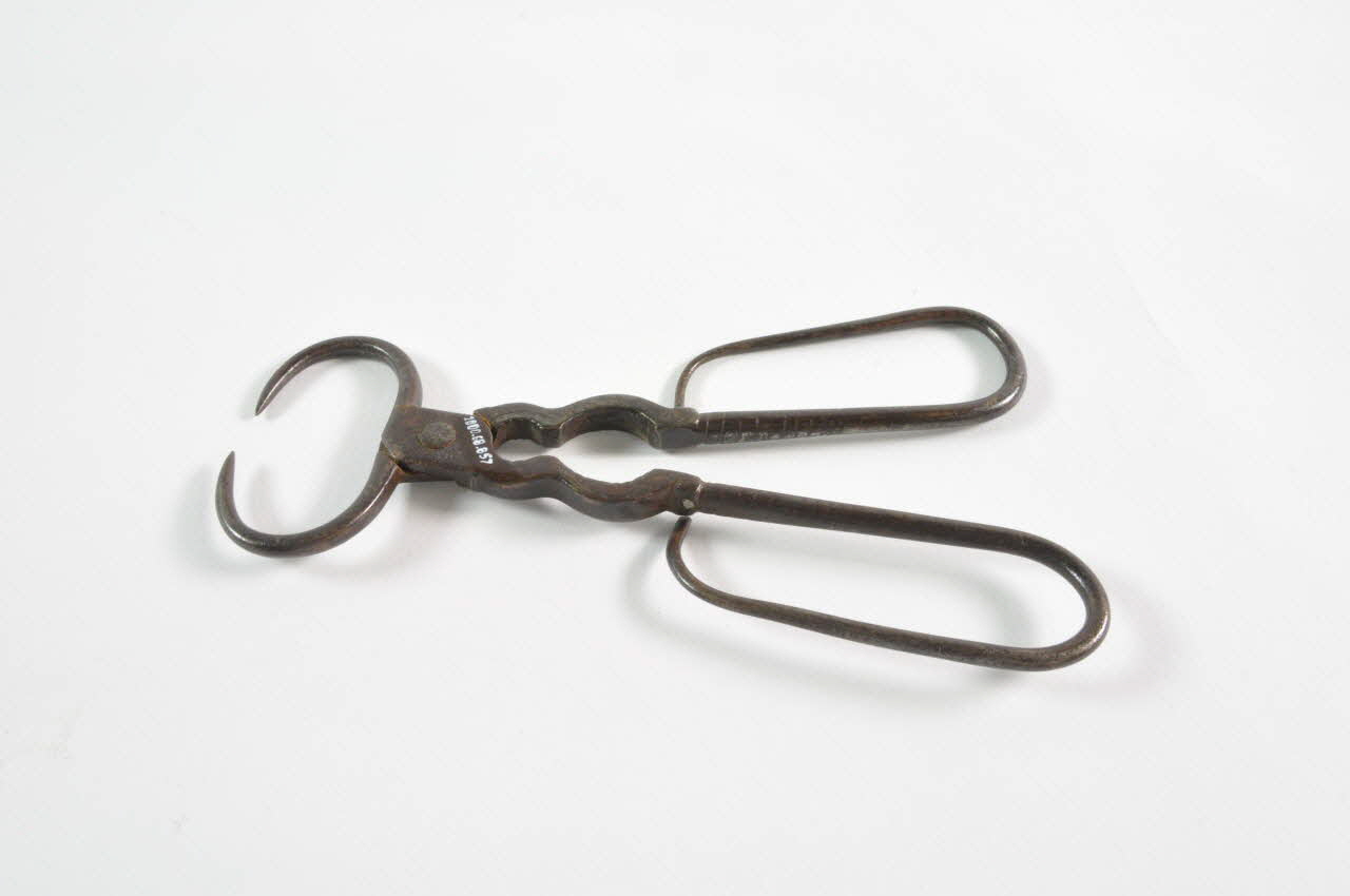 pince à sucre 2000.68.857 Photo Mucem