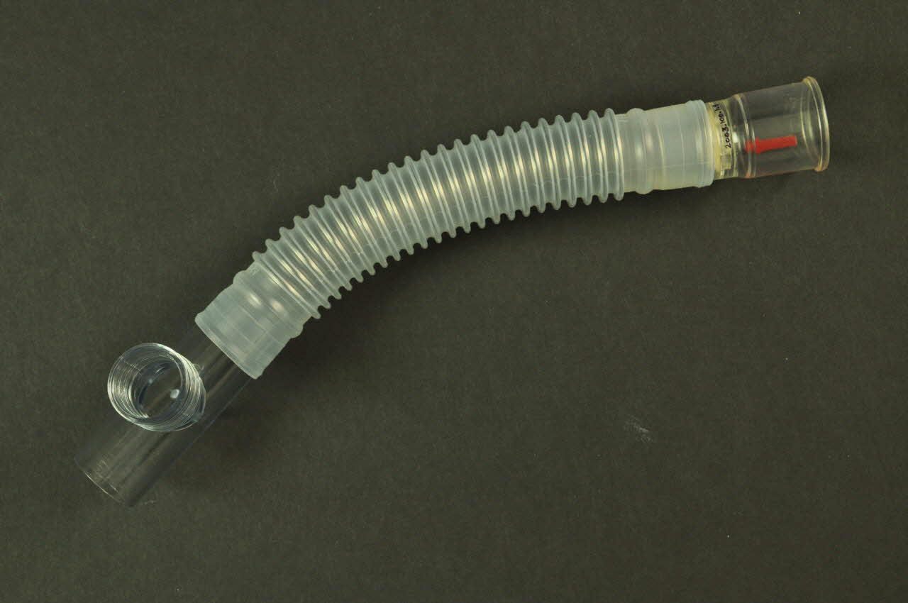 Hôpital Pasteur - Personnel et malades Système de nébulisation Île-de-France, France 1999/12 2003.100.1.5 Photo Mucem