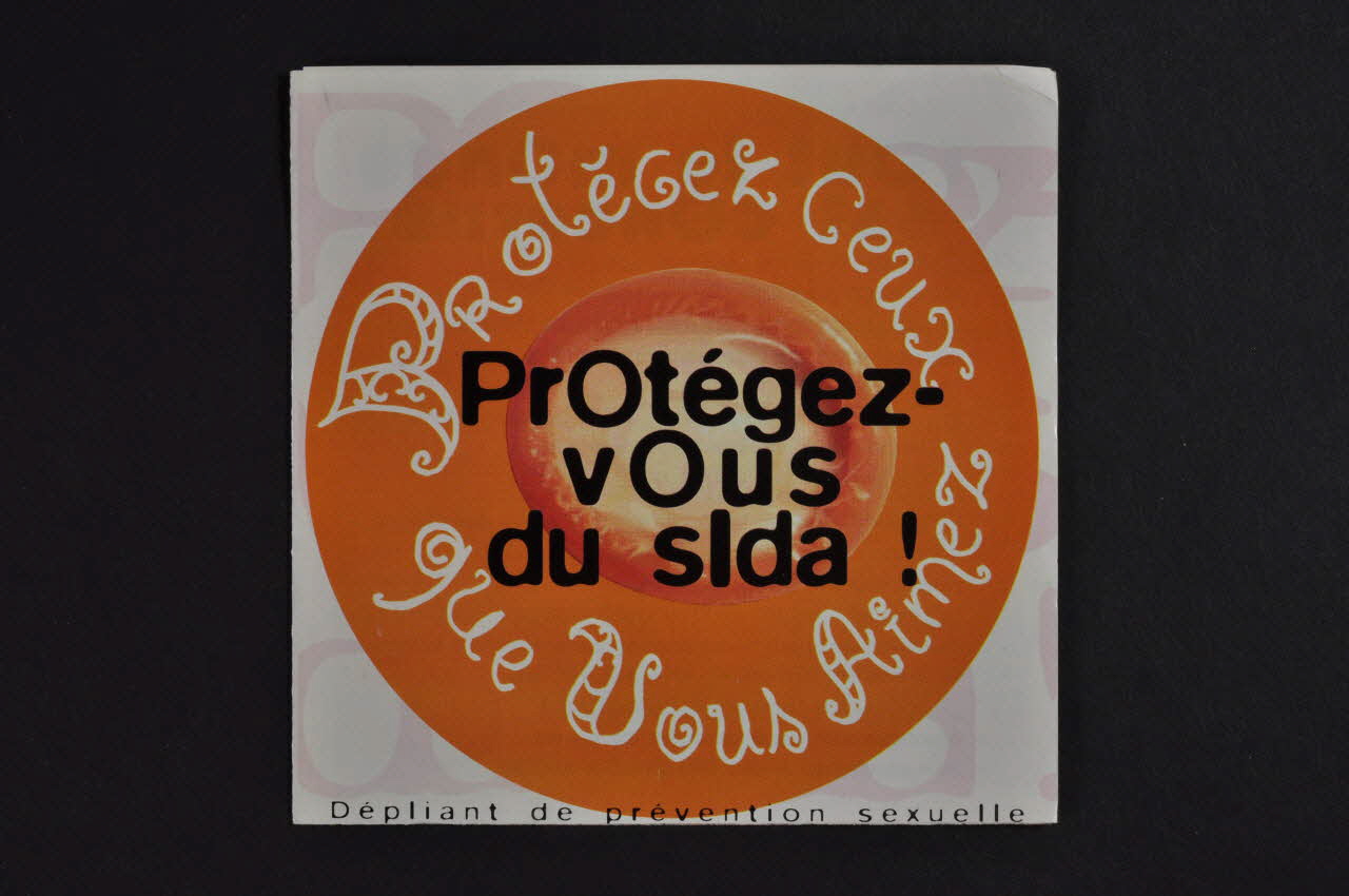 Dépliant "Protégez-vous du sida !" 2003.100.13 Photo Mucem