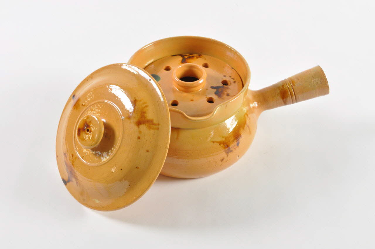 GARDE-LAIT 1950.7.18.1-3 Photo Mucem