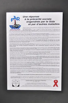 tract d'un côté : "Calendrier des personnes qui ont vécu avec le sida" et de l'autre côté : "FAR. Fond d'action rapide. Une réponse à la précarité sociale engendrée pas le Sida et d'autres maladies" France 1999 2003.100.5 Photo Mucem