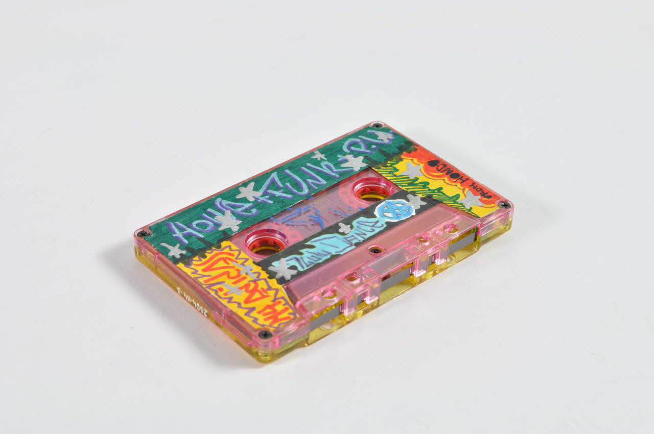 Hondo cassette Cassette audio graffée Île-de-France, France 1986 2004.114.3 Photo Mucem
